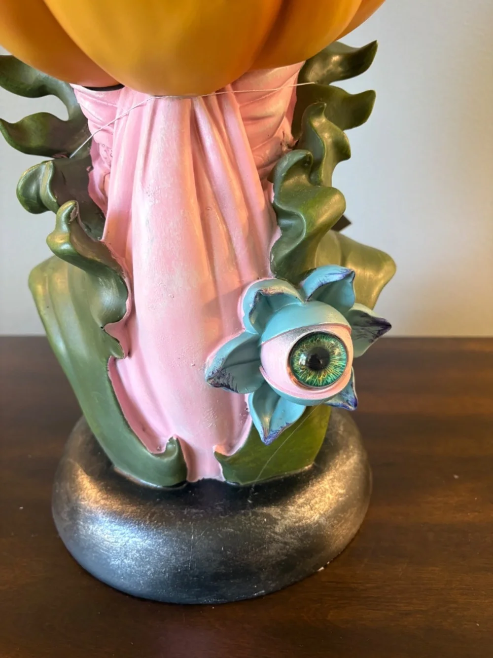 VIRAL HALLOW HOME Halloween Pumpkin Head Bust Eyeball Decor Sculpture